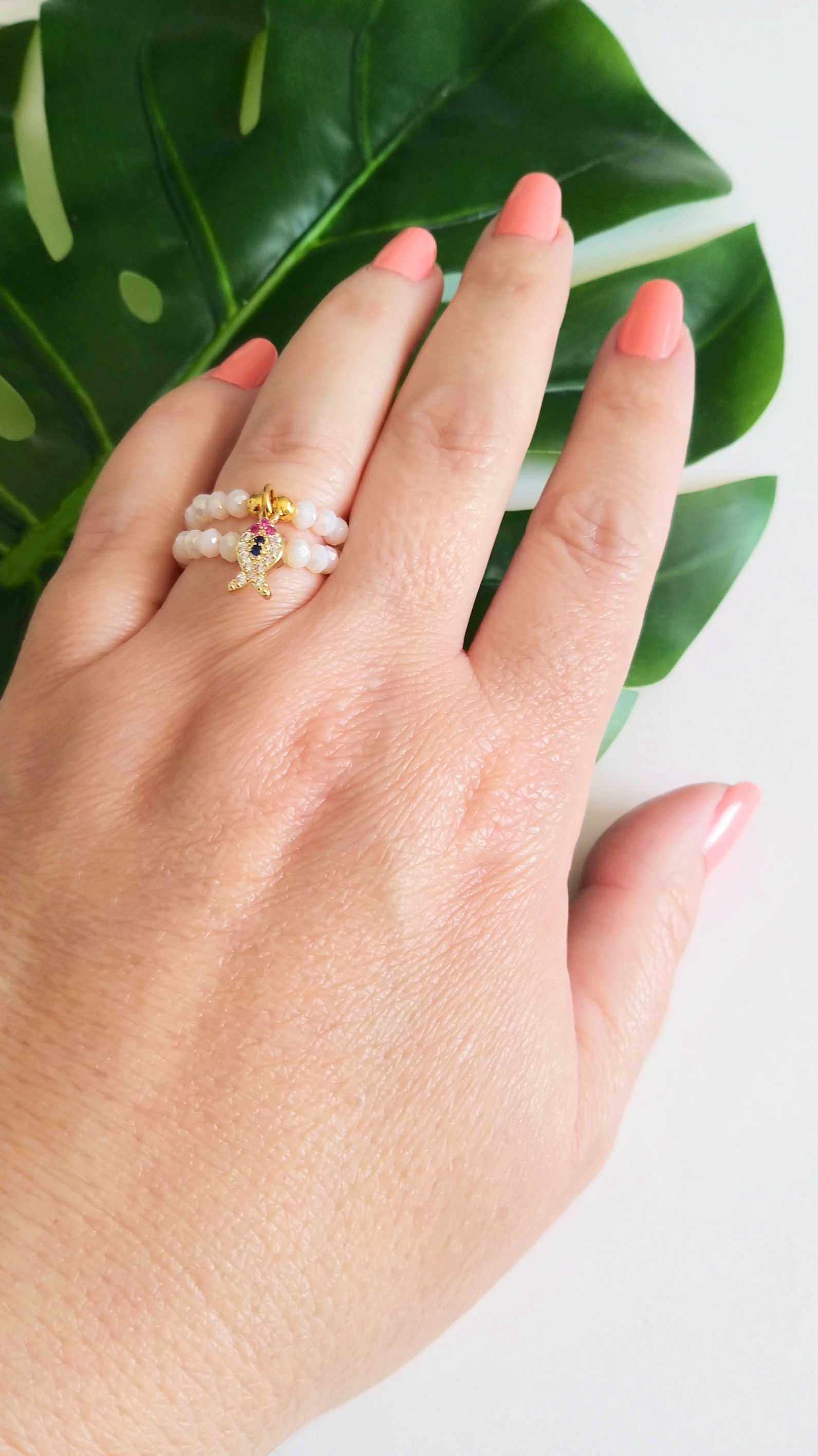 Δαχτυλίδι  με λευκά κρύσταλλα ψαράκι