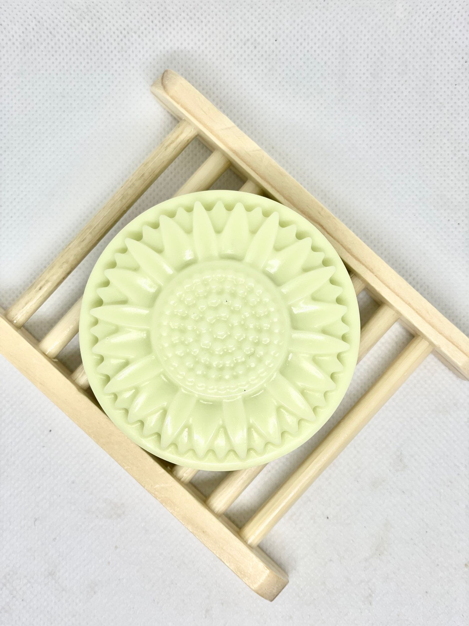 Coconut and Lime Luxury Shower Bar with rack