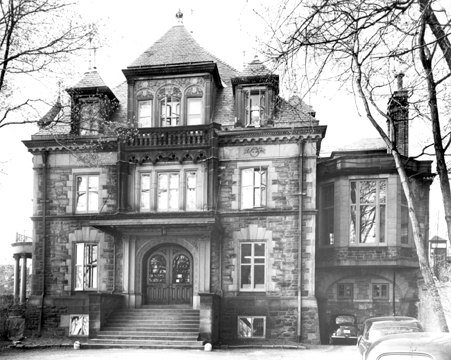 Old Chancellor Day Hall