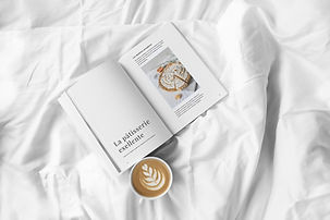 雑誌とコーヒー