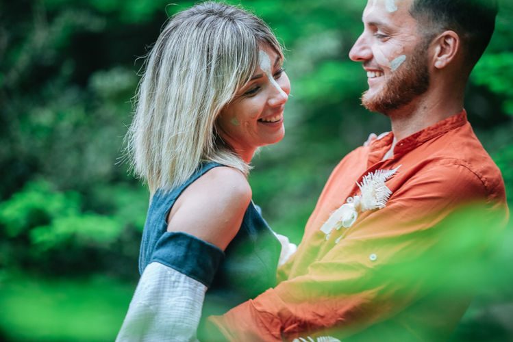 Photographie couple en cérémonie chamanique