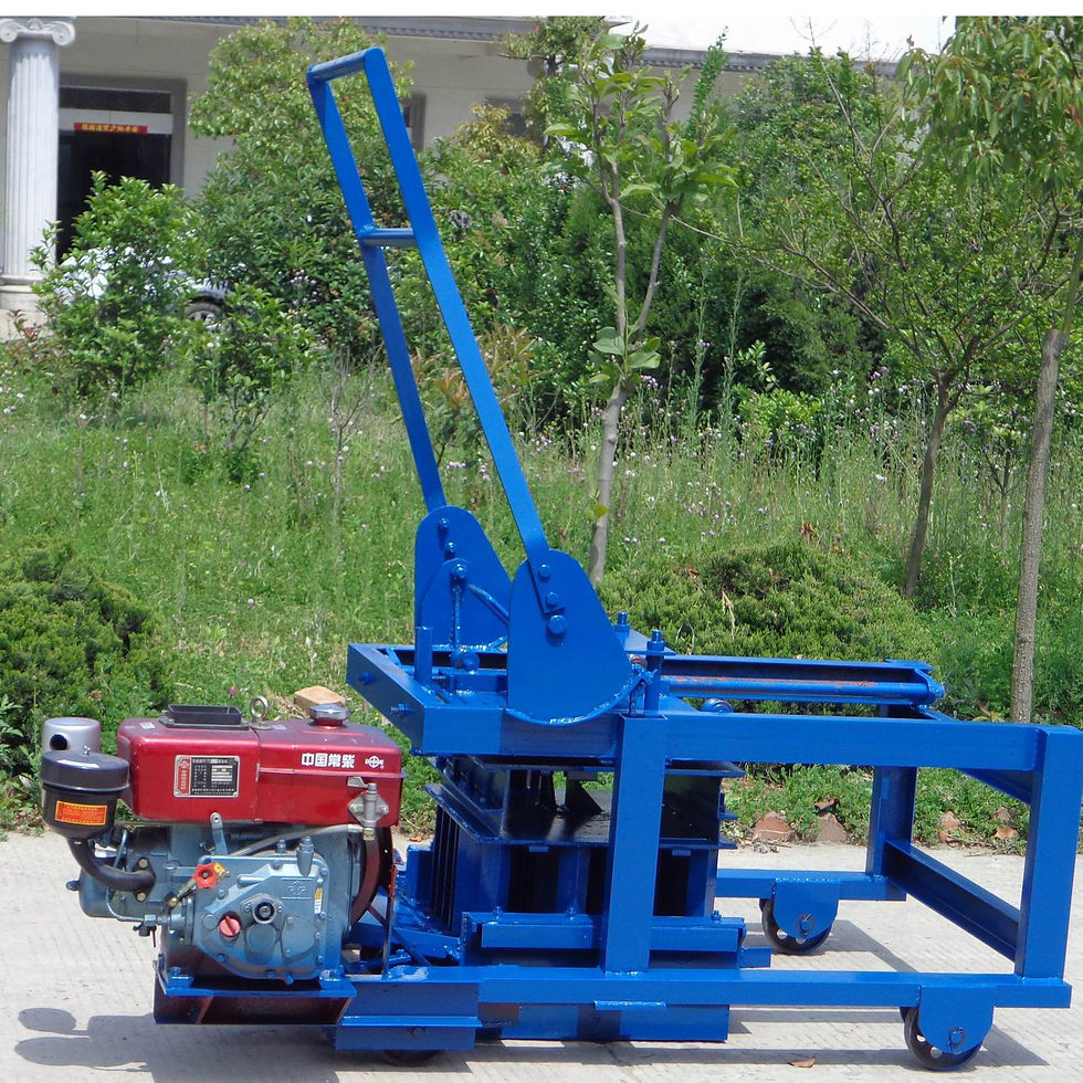 Miniature : Grande machine de fabrication de briques alimentée par un moteur diesel