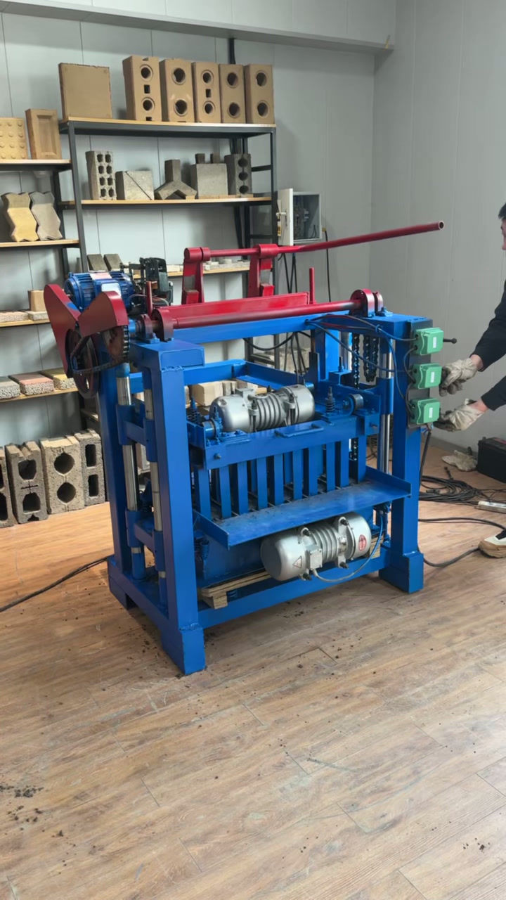 Miniature : Semi-automatic Brick Making Machine