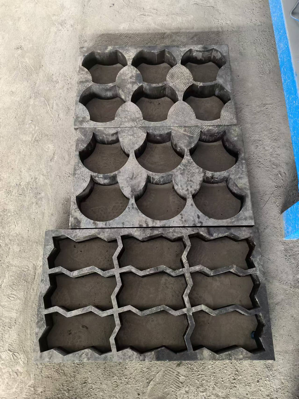 Miniature : Medium-sized Automatic Brick Making Machine