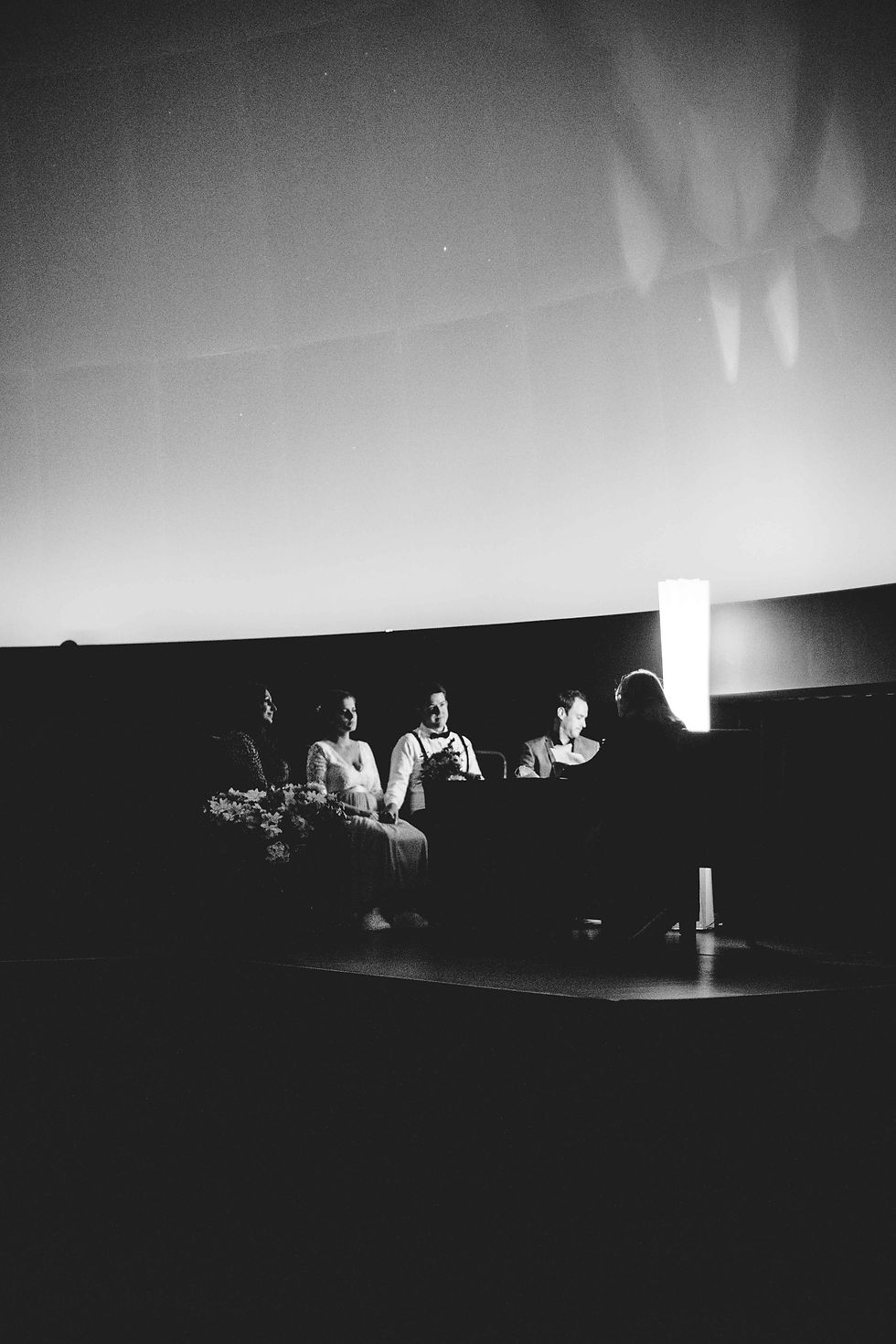 standesamtliche Trauung Planetarium Bochum Stadtpark Hochzeitsfotografie Hochzeitsreportage Hochzeitsfotorafin Hochzeit Standesamtliche Hochzeit freie Trauung Hochzeitsshooting Portraitshooting Fotografin Julias Fotokunst NRW Witten Bochum Dortmund