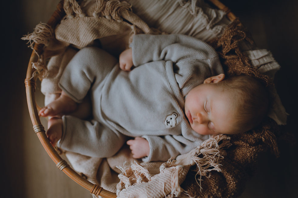 Familenfotografie Familienshooting Fotografin NRW Fotografin Bochum Dortmund Fotoshooting Newbornshooting Neugeborenenfotografie moderne Fotografie Homeshooting Homestory Julias Fotokunst Fotografin NRW Fotografin Witten Bochum professionelle Fotografin