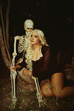 Vintage Horror Halloween Photoshoot