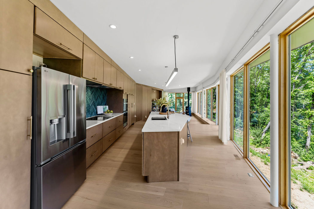 4791 Observatory Lane Kitchen and Refridgerator