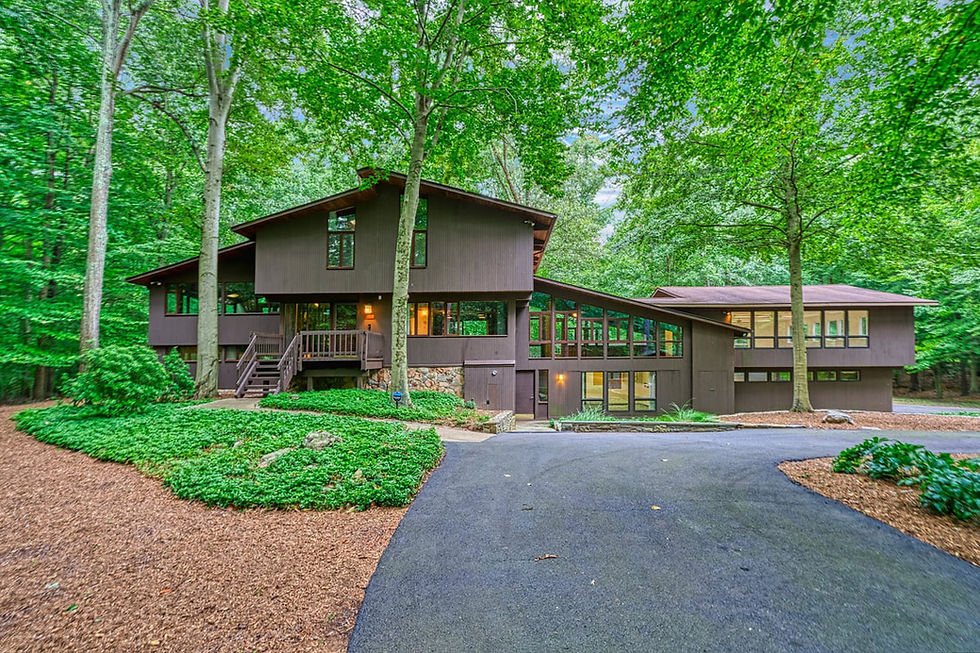Exterior View of 9560 Edmonston Drive in Great Falls, Virginia. from HCSIR Realtor Peter Leonard-Morgan