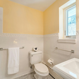 Bathroom at Hideaway Springs Farm