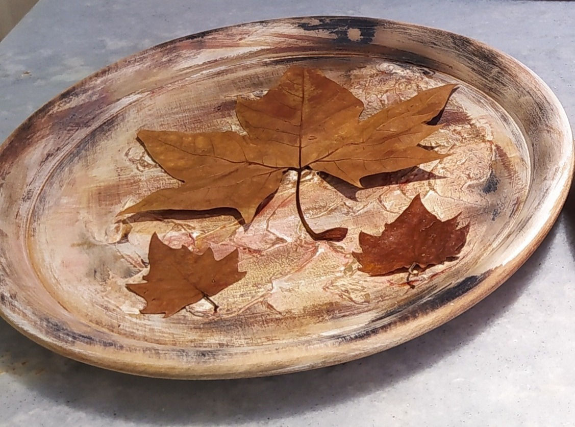 Bandejas redondas em madeira decoradas para bancada ou parede (conj. com 2 pçs)