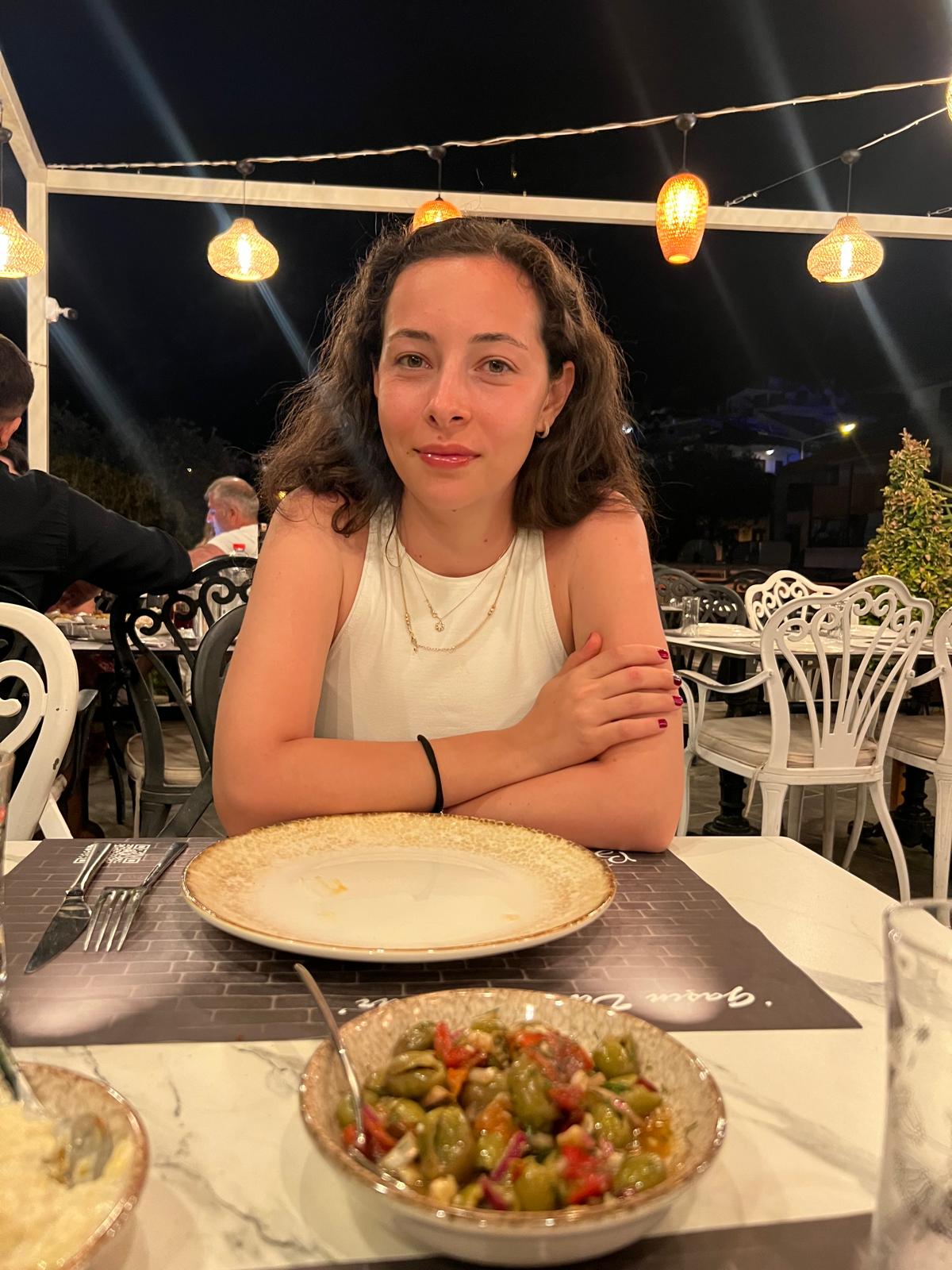 Yazarın fotoğrafı: Esra Kunt