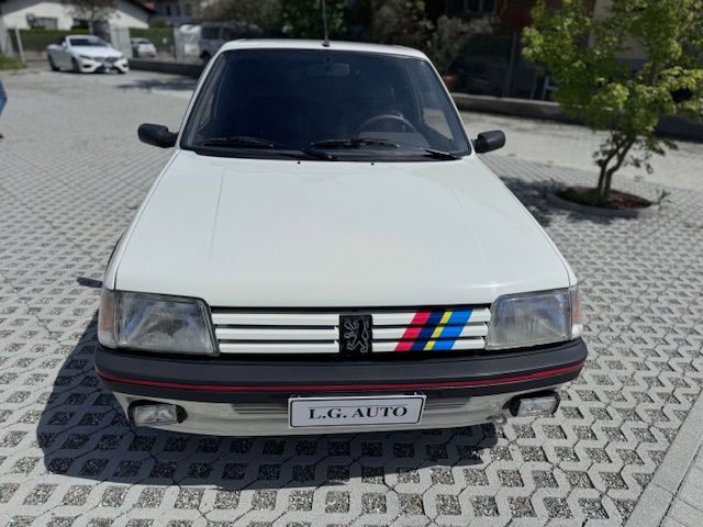 Miniatura: Peugeot 205 1.9 GTI