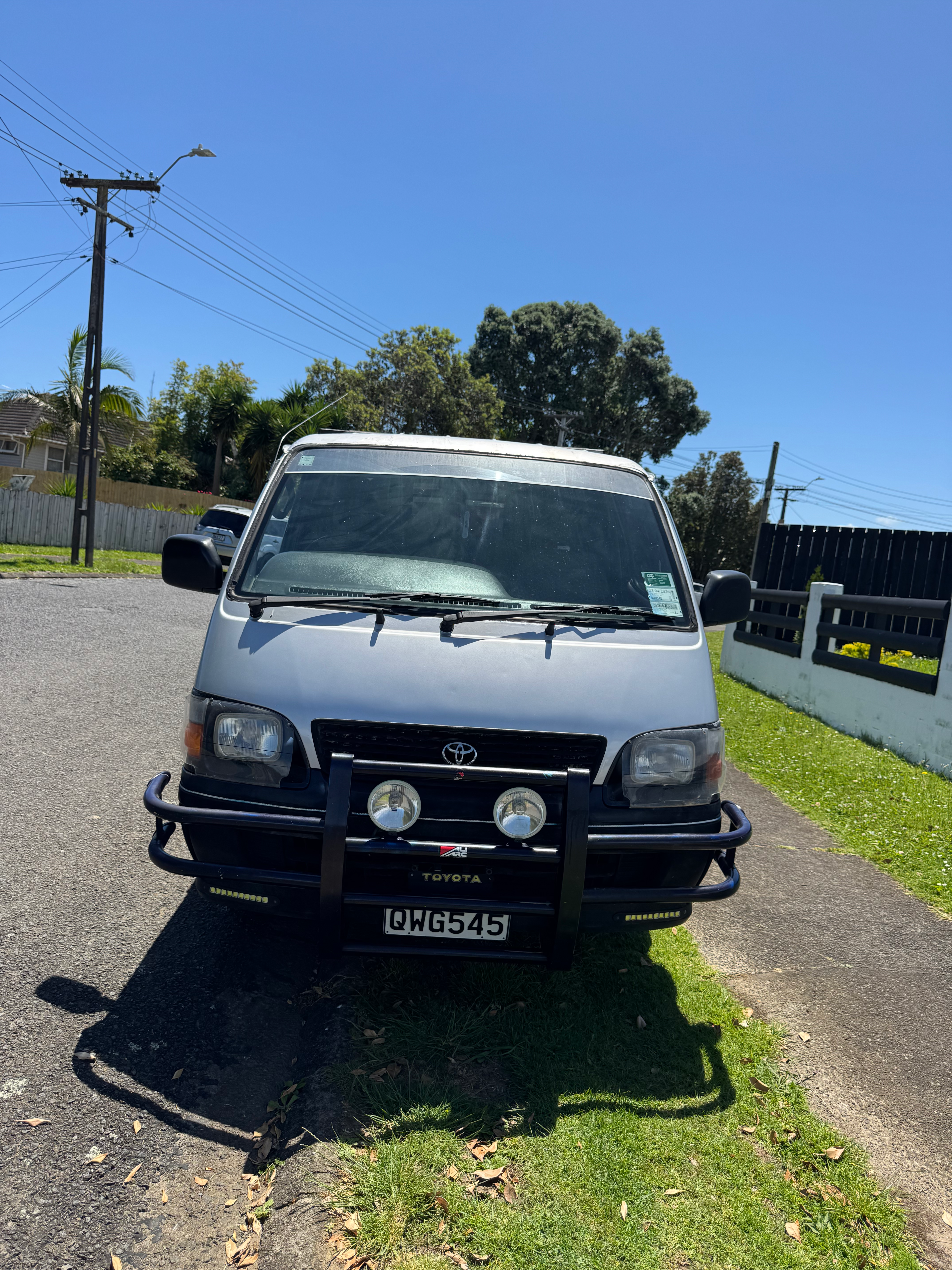 2004 TOYOTA HIACE