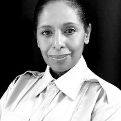 Susan Freeman Headshot (2).heif