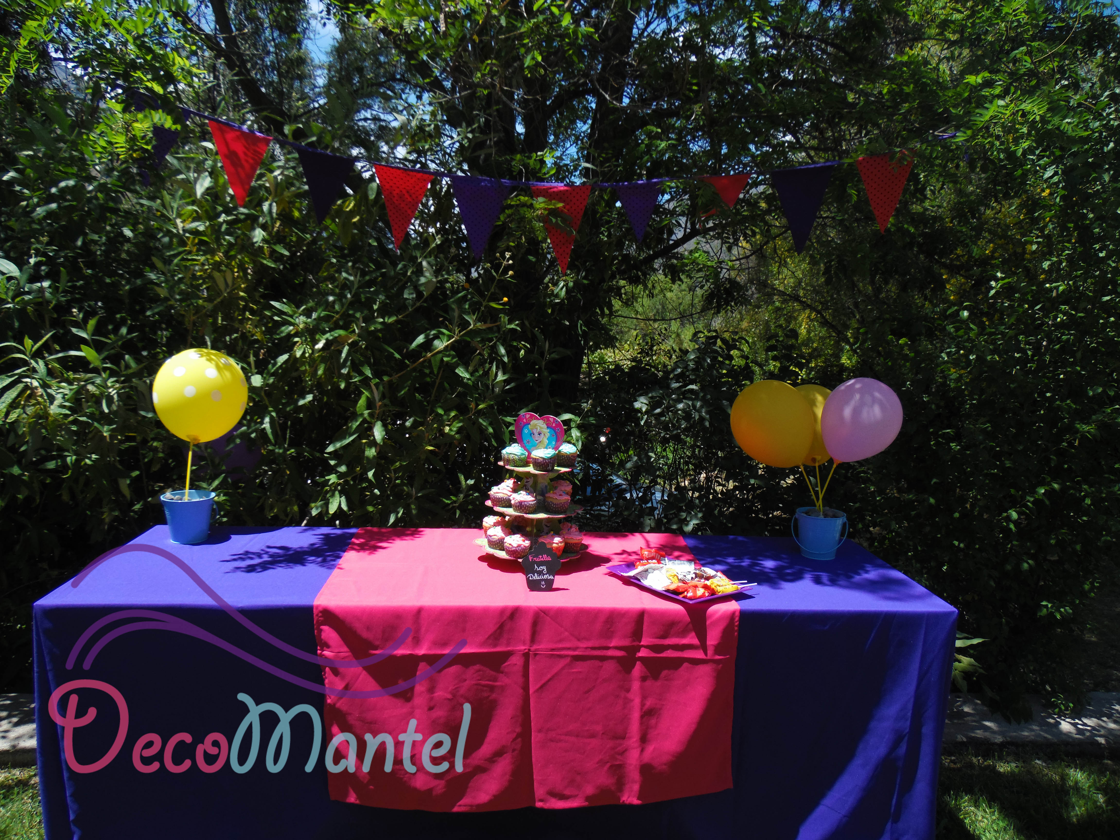 Mantelería, carpeta, banderín