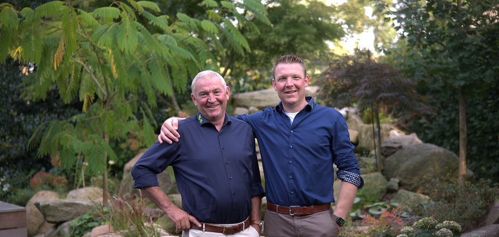 Bernhard und Arno (1)_edited.jpg