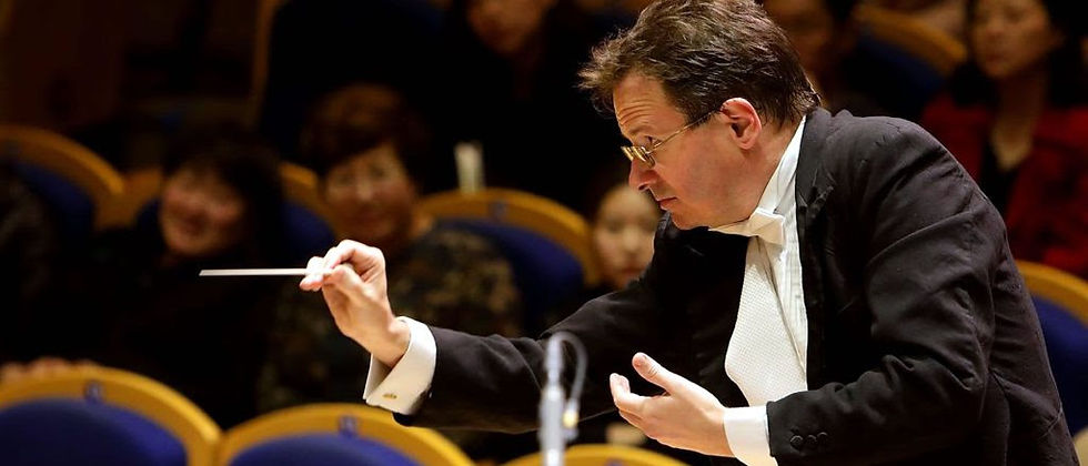 La Orquesta Clásica del Maule se presentará junto al maestro suizo Emmanuel Siffert en dos jornadas imperdibles dentro del Teatro Regional del Maule y el Teatro Provincial de Curicó, con obras de Cimarosa, Witt y Haydn.