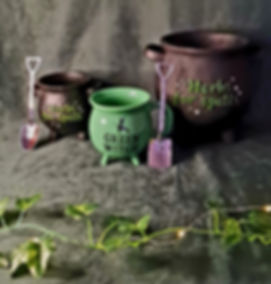 'Herbs for Spells' cauldron (SM)