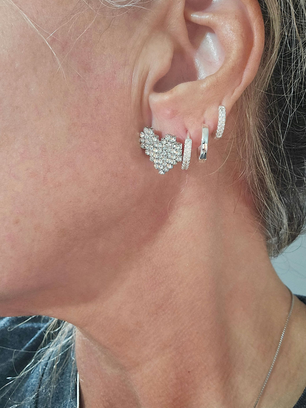 Thumbnail: Rhinestone Heart Earrings 
