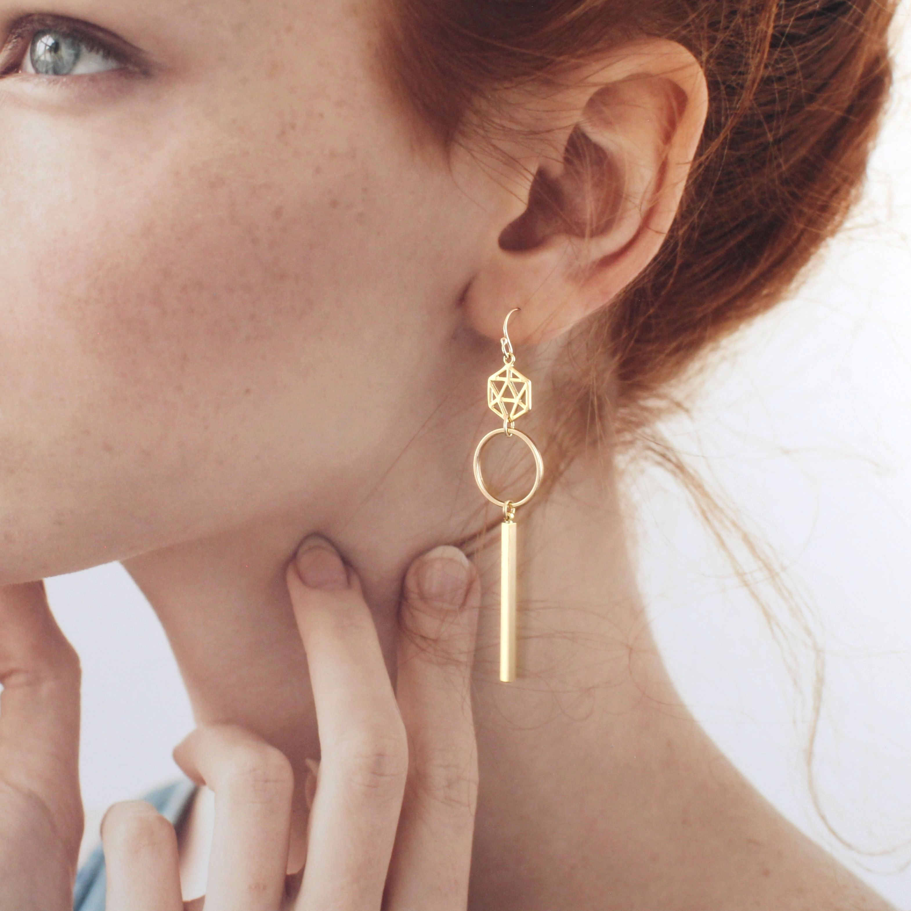 Léanor | Boucles d'oreilles géométriques asymétriques en argent 925 ou dorées à l'or fin | Bijoux CS Atelier