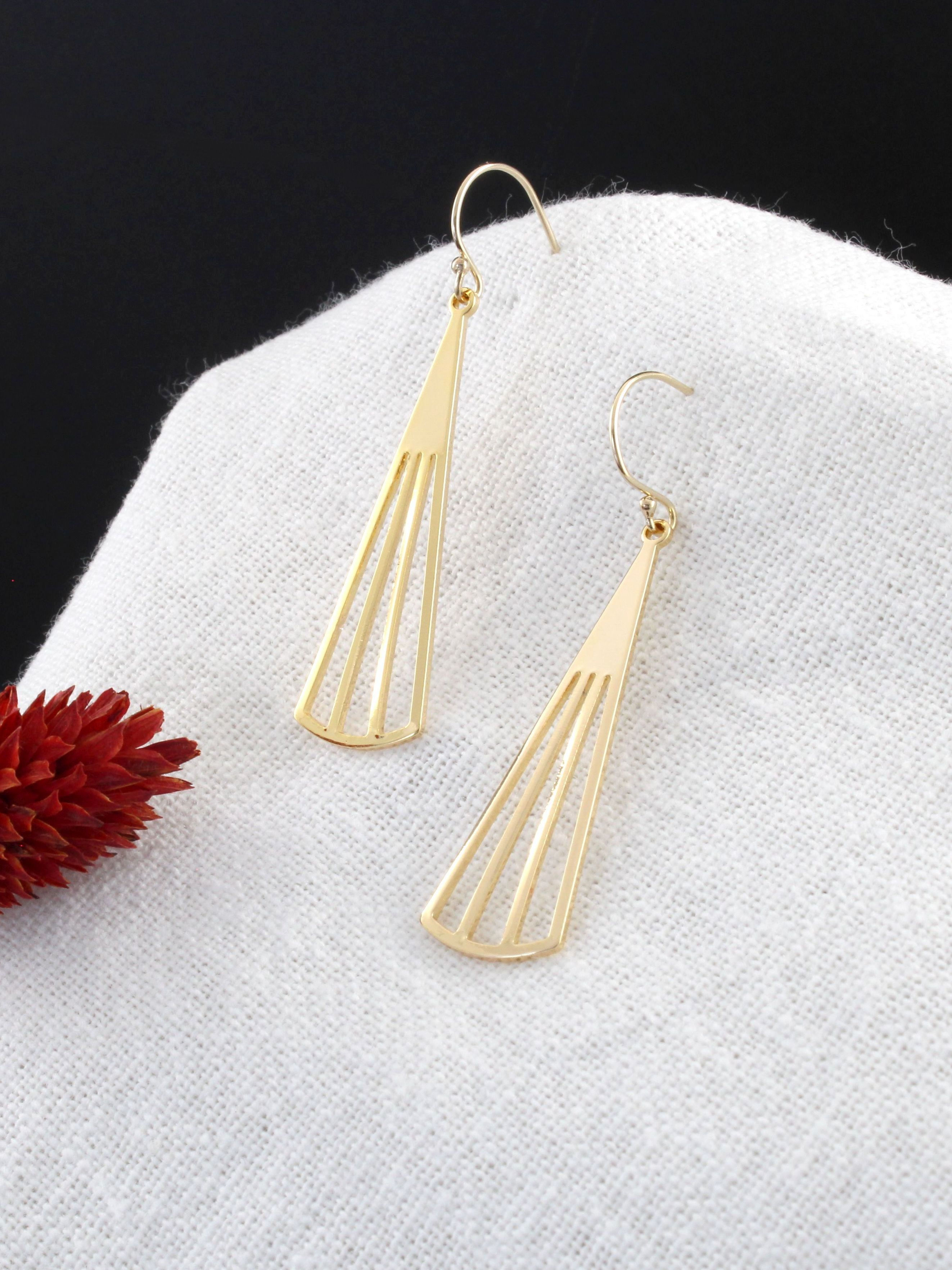 ANTIGONE | Boucles d'oreilles géométriques Art Déco en laiton doré à l'or fin | Créatrice belge de bijoux CS Atelier