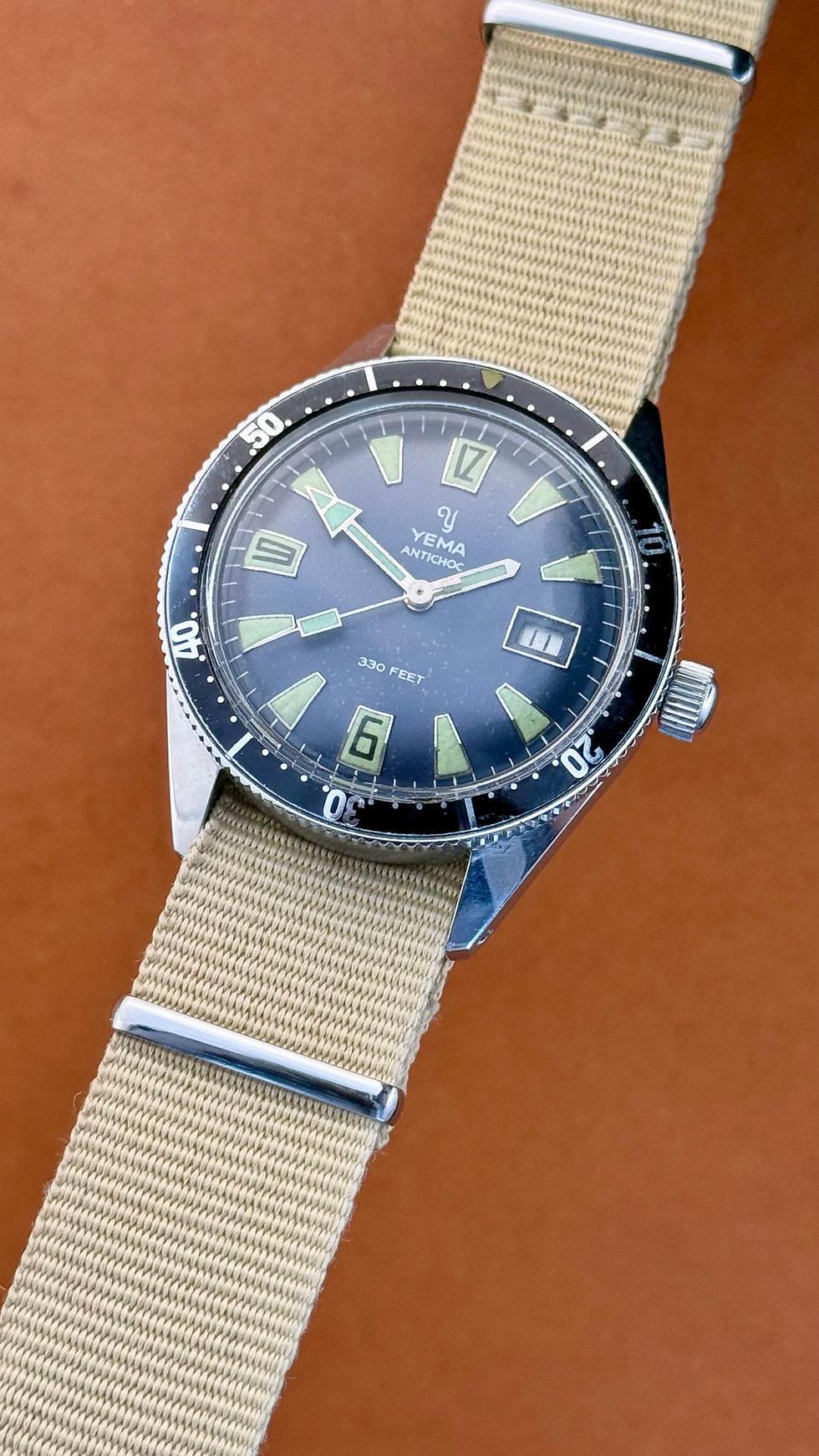 Thumbnail: Yema Skin Diver bleue mécanique