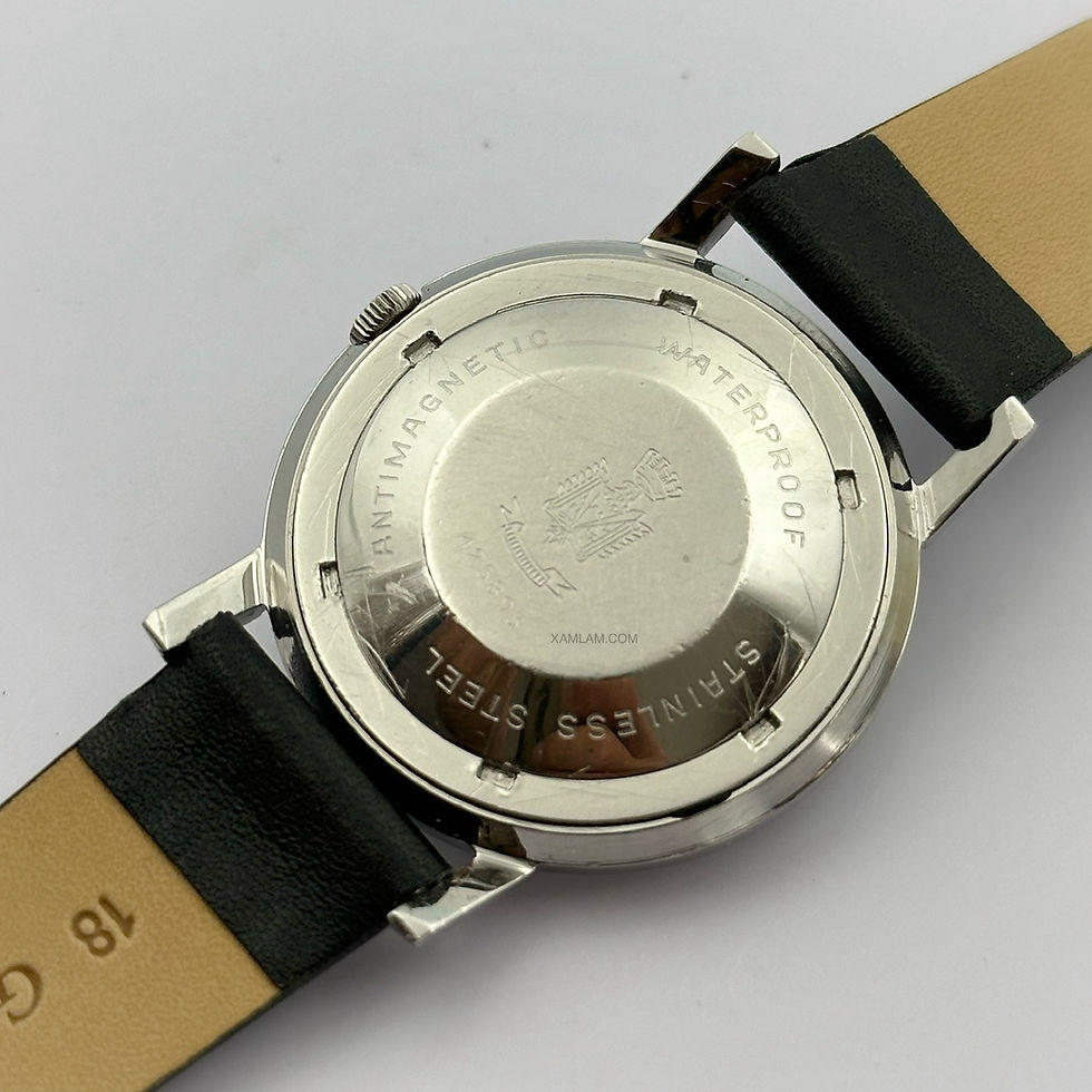 Thumbnail: Lip Automatic calendrier, acier