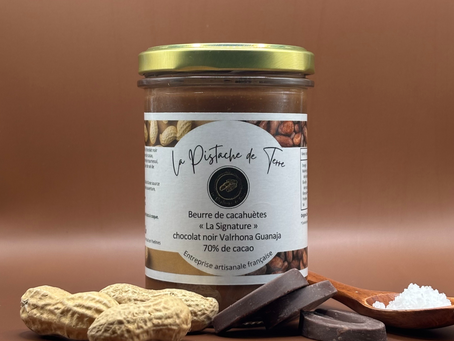 un pot de beurre de cacahuètes façon pâte à tartiner au chocolat noir Valrhona