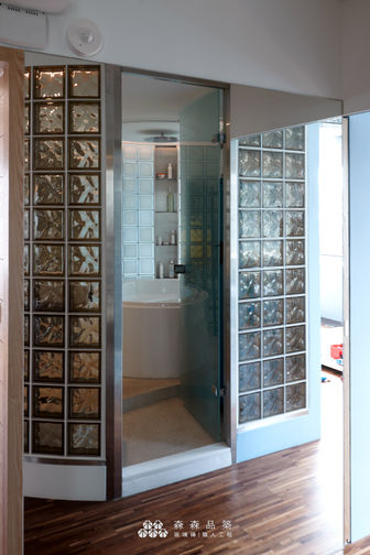 空心玻璃磚浴廁隔間牆設計案例|台北住宅|Q19 O 水波紋棕黃空心玻璃磚 . R09 O 水波紋棕黃空心玻璃磚 (3)