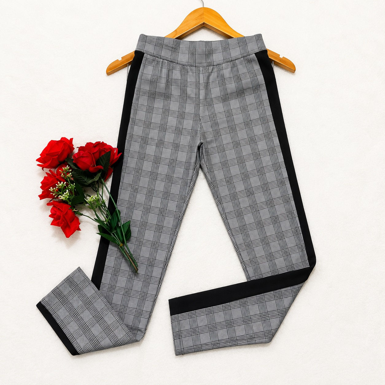 Calça Infantil Xadrez Marisa Com Faixa Lateral (Tamanho 14 Anos)