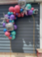 Balloon Backdrop - Gold Arched Metal Frame