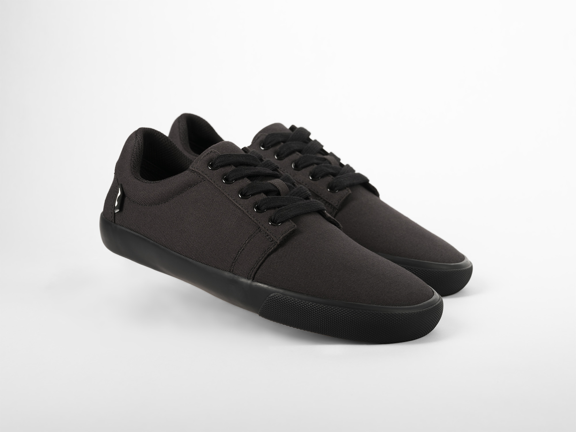 More Traditional looking shoe than Lems, Softstar, Vivo barefoot, splay, whitin, altra