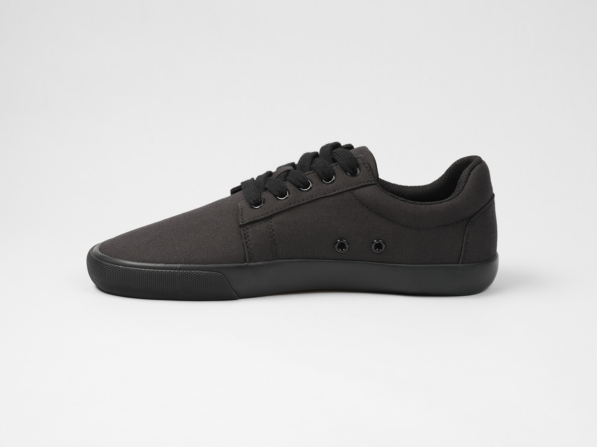 Shoe that looks more normal than xero, feelgrounds, groundies, vibram