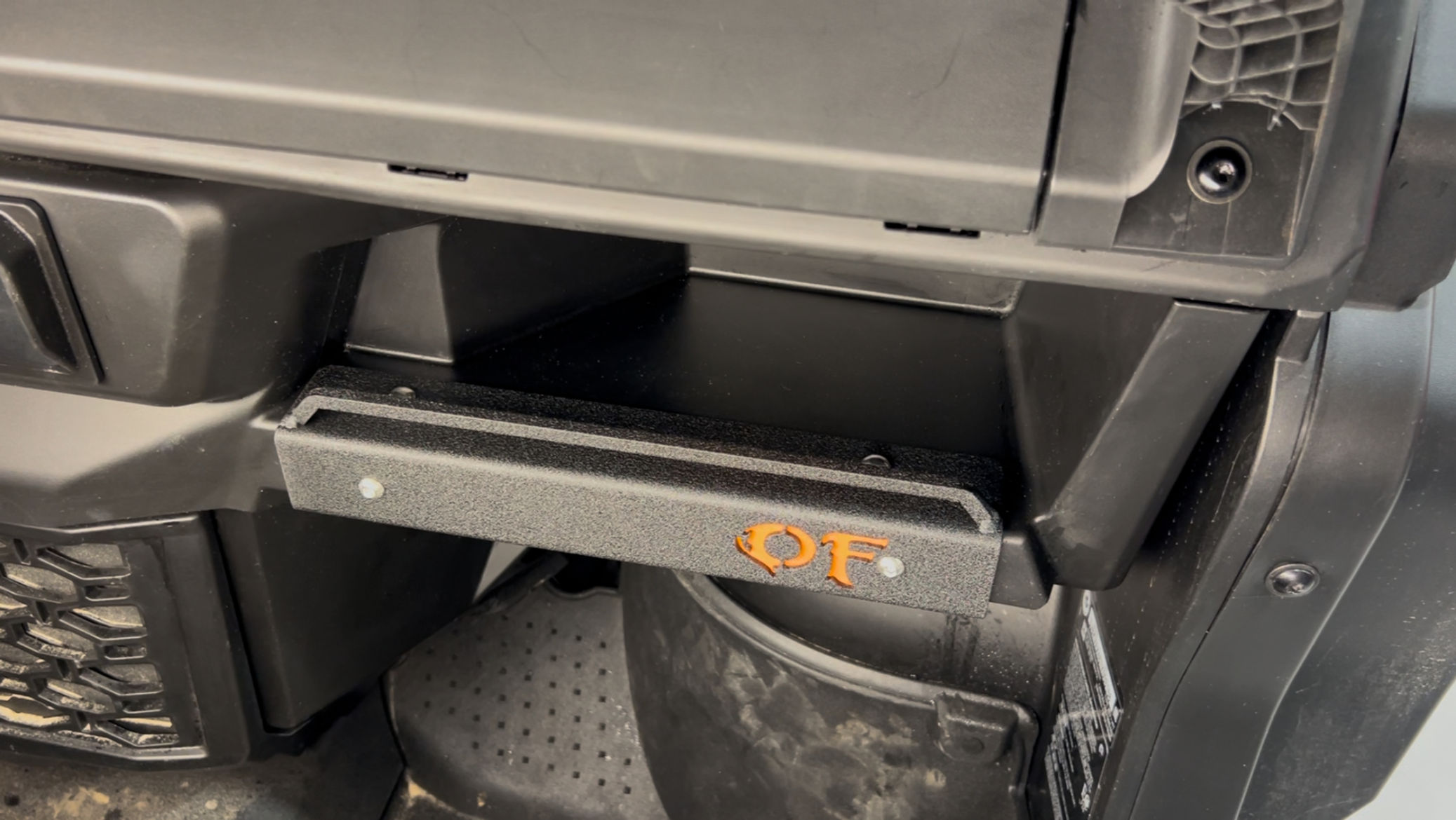 Hd11 Limited Lower Glovebox Stop