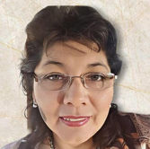 La Esp. Ing. Ana Mendieta Ancasi es una destacada académica, investigadora y líder internacional en los ámbitos de la educación digital, la inteligencia artificial, la robótica educativa y las tecnologías emergentes. Es Ingeniera en Sistemas de Información por la Universidad Tecnológica Nacional de Tucumán (Argentina), especialista en Educación Digital y actualmente cursa estudios de doctorado en Gestión e Innovación Universitaria. Ha recibido múltiples reconocimientos académicos, entre ellos varios títulos de Doctora Honoris Causa otorgados por instituciones de Estados Unidos, México y Perú.
Ha desempeñado importantes cargos académicos, incluyendo la coordinación del Laboratorio de Robótica Educativa y la dirección de diplomaturas universitarias en Robótica, Inteligencia Artificial e Innovación Educativa en la Universidad Tecnológica Nacional de Tucumán. También ha sido docente e investigadora en diversas universidades argentinas, impartiendo asignaturas relacionadas con informática, matemáticas, ciencia de datos, redes neuronales e inteligencia artificial.
Su trayectoria internacional incluye la participación en comités científicos, redes académicas y programas vinculados a la UNESCO, además de su labor como parlamentaria mundial de educación y promotora de la Agenda 2030. Es fundadora de iniciativas orientadas a la inclusión de mujeres y niñas en las disciplinas STEAM, la inteligencia artificial y la robótica.
Como Directora del Programa Ecológico Integral Avanzado y Coordinadora General de la Fundación Marcelino Muñoz, ha liderado capacitaciones, talleres y foros internacionales que han beneficiado a más de 34,000 personas en 22 países, promoviendo el uso responsable de la tecnología, la sostenibilidad ambiental, la educación para la paz y el cumplimiento de los Objetivos de Desarrollo Sostenible.
Asimismo, ha impartido conferencias en numerosos países de América Latina y Europa, asesorado programas de educación digital para escuelas rurales y formado solidariamente a más de 8,000 docentes en tecnologías emergentes, robótica e inteligencia artificial. Su labor ha sido reconocida con múltiples premios nacionales e internacionales por su contribución a la inclusión educativa, la investigación científica y la innovación tecnológica.
En conjunto, Ana Mendieta Ancasi destaca como una referente internacional en la transformación educativa mediante la tecnología, la promoción de la inclusión digital y el desarrollo sostenible.