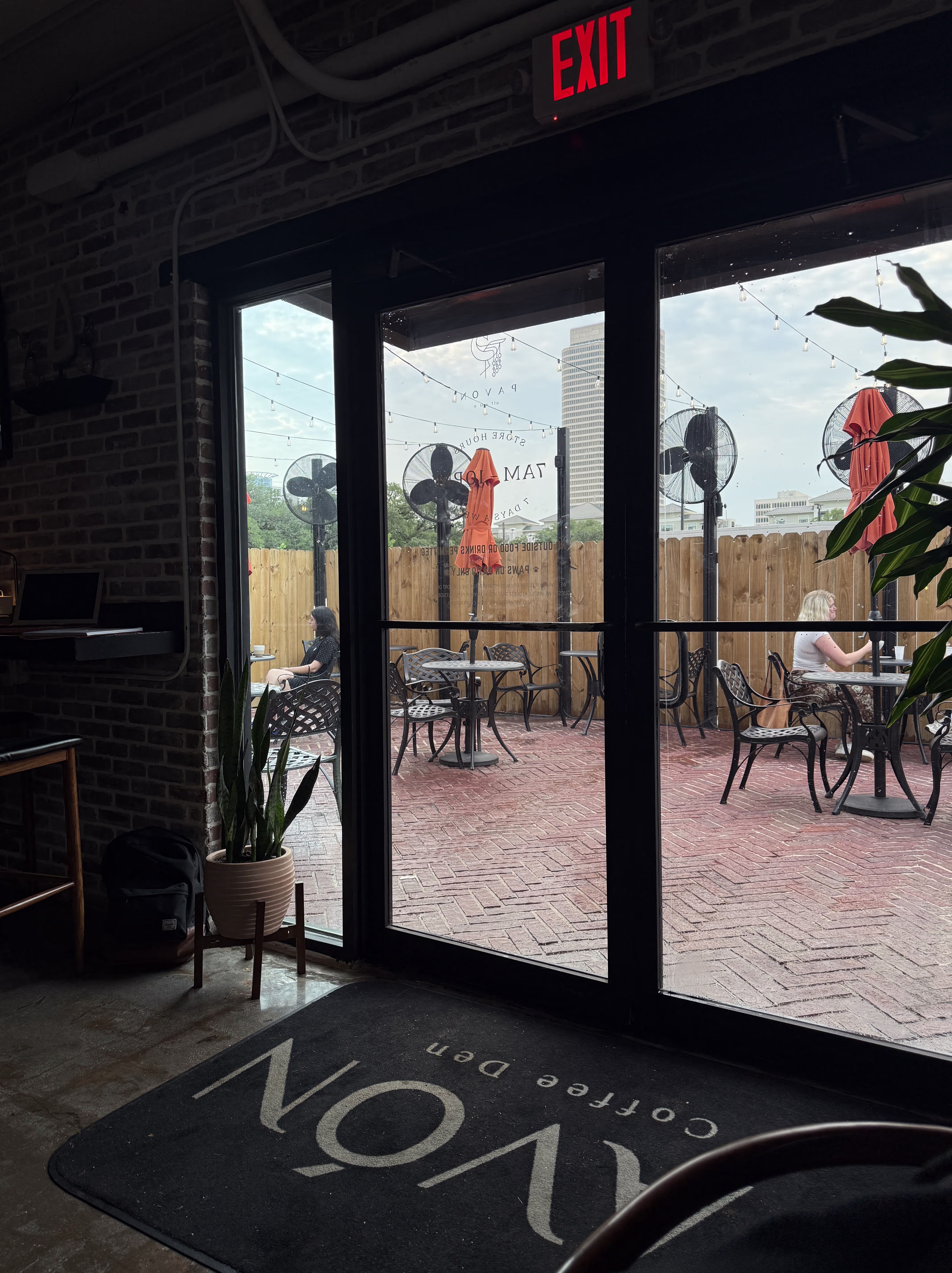 A Photo of the Outside seating at Pavon Coffee Den. 