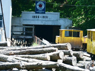 Authorities, Pa. DEP working to get man out of mine in Lansford