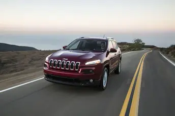 Chrysler recalling more than 132,000 of its 2014-2016 Jeep Cherokee vehicles due to fire risk