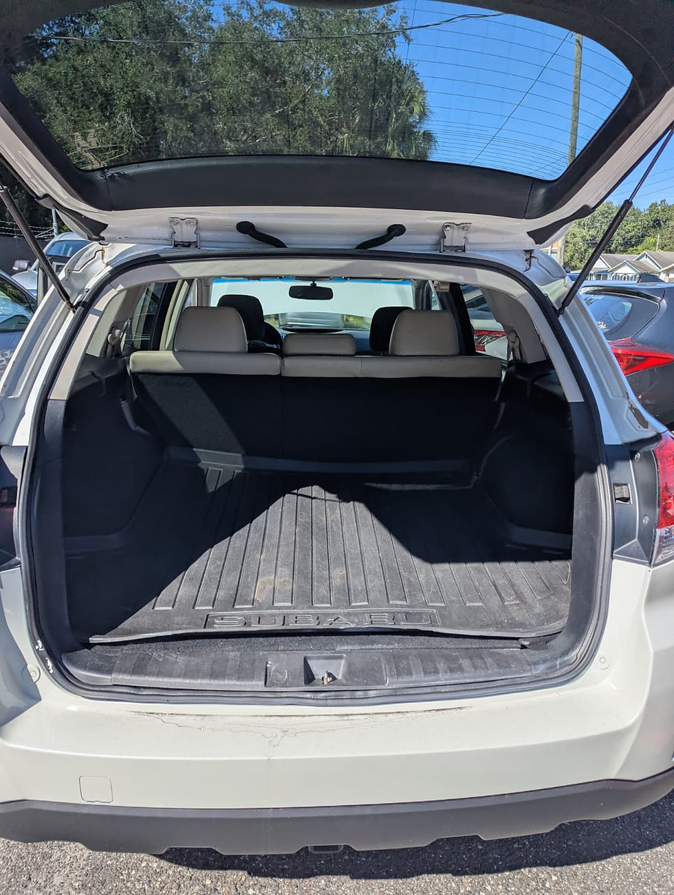 Miniatura: SUBARU OUTBACK 2013
