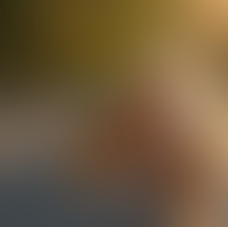 The Emotional Resonance of Jewelry: Unveiling the Bonds Between Gold, Gemstones, and Memory