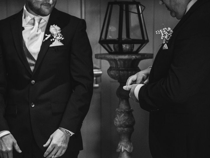 Manchester wedding bride and groom confetti IV Photography

Manchester wedding ceremony at IV Photography

Manchester wedding reception celebration IV Photography