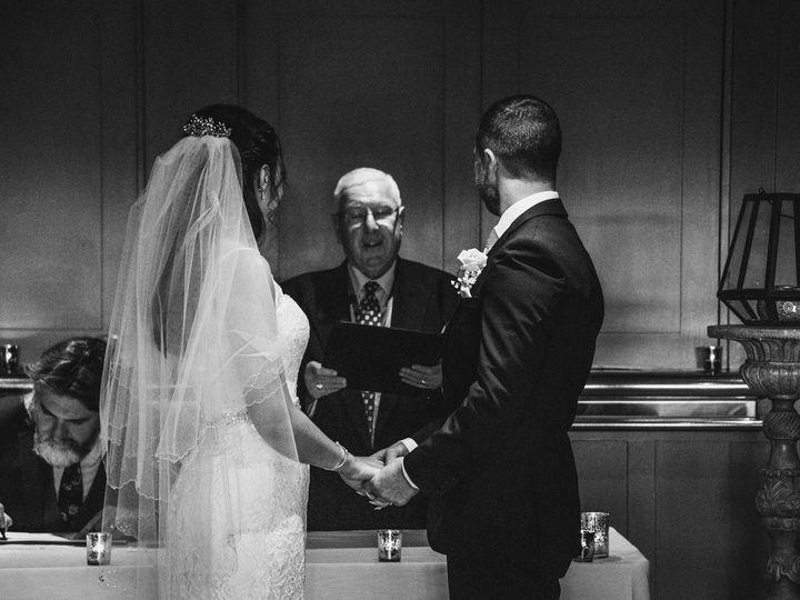 Manchester wedding bride and groom confetti IV Photography

Manchester wedding ceremony at IV Photography

Manchester wedding reception celebration IV Photography