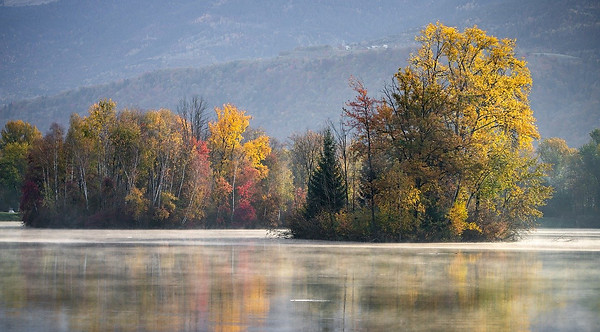 lake-5691976_1280.jpg