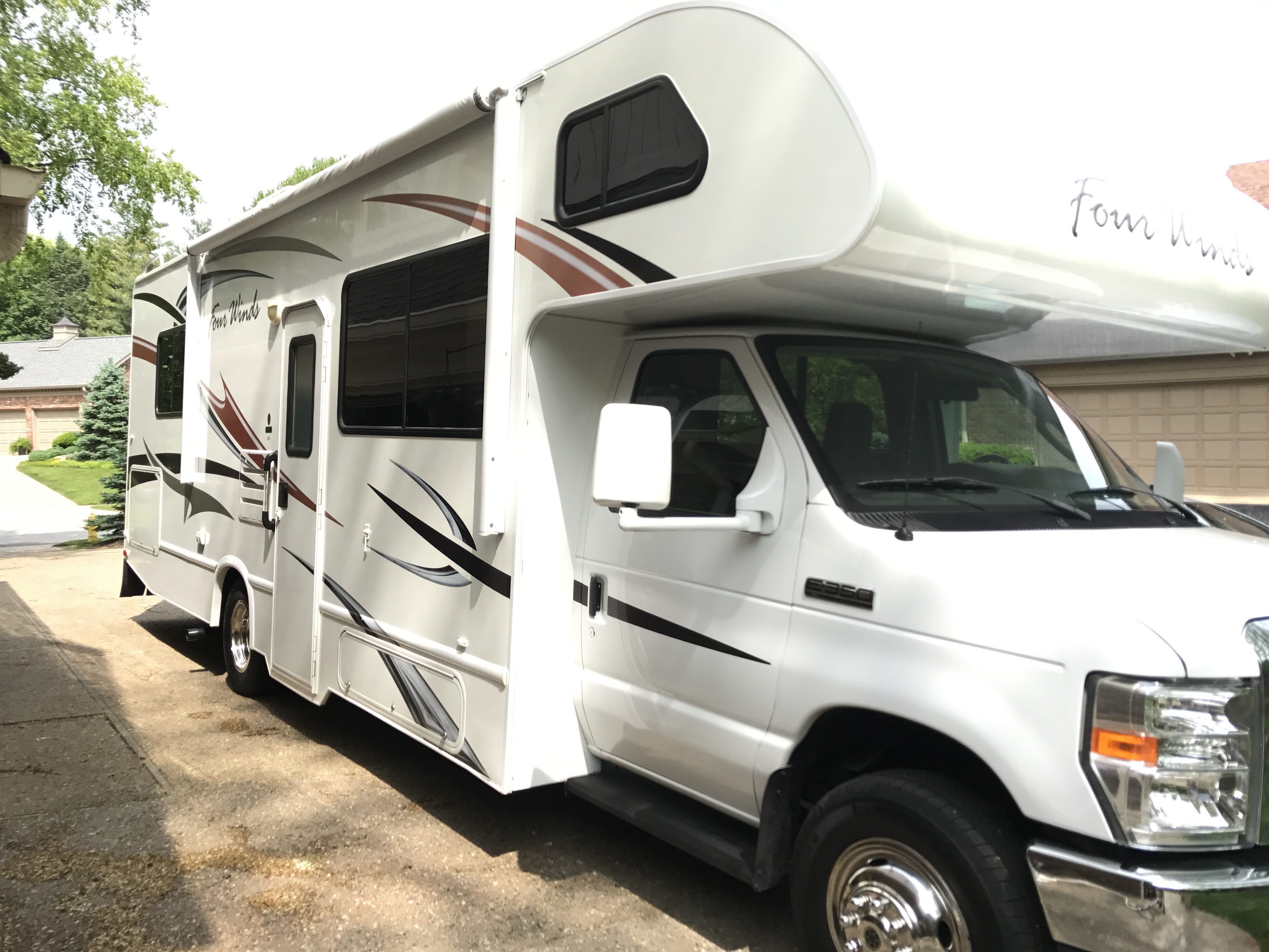 Rent a Class C RV Hoosier RV Rental