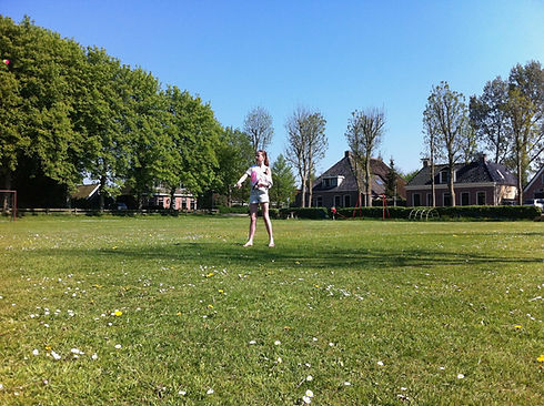 Rebecca playing on the handball field in Húns