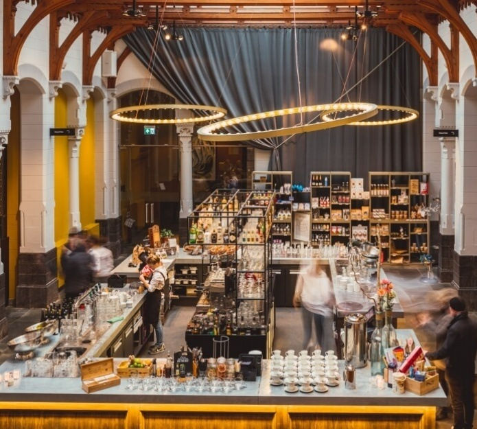 Een kijkje in de keuken van Post-Plaza Grand Café