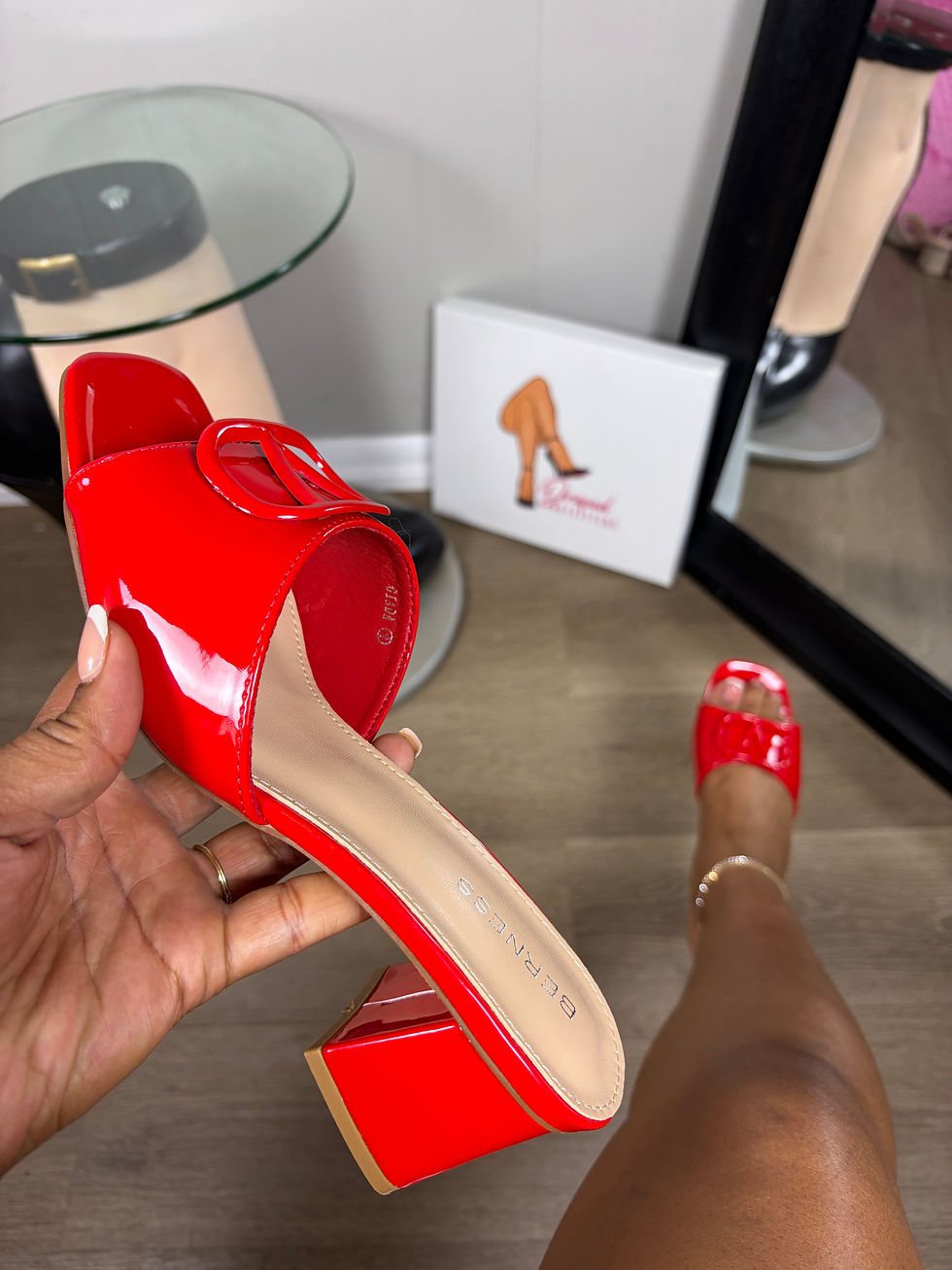 Thumbnail: Giada - Red