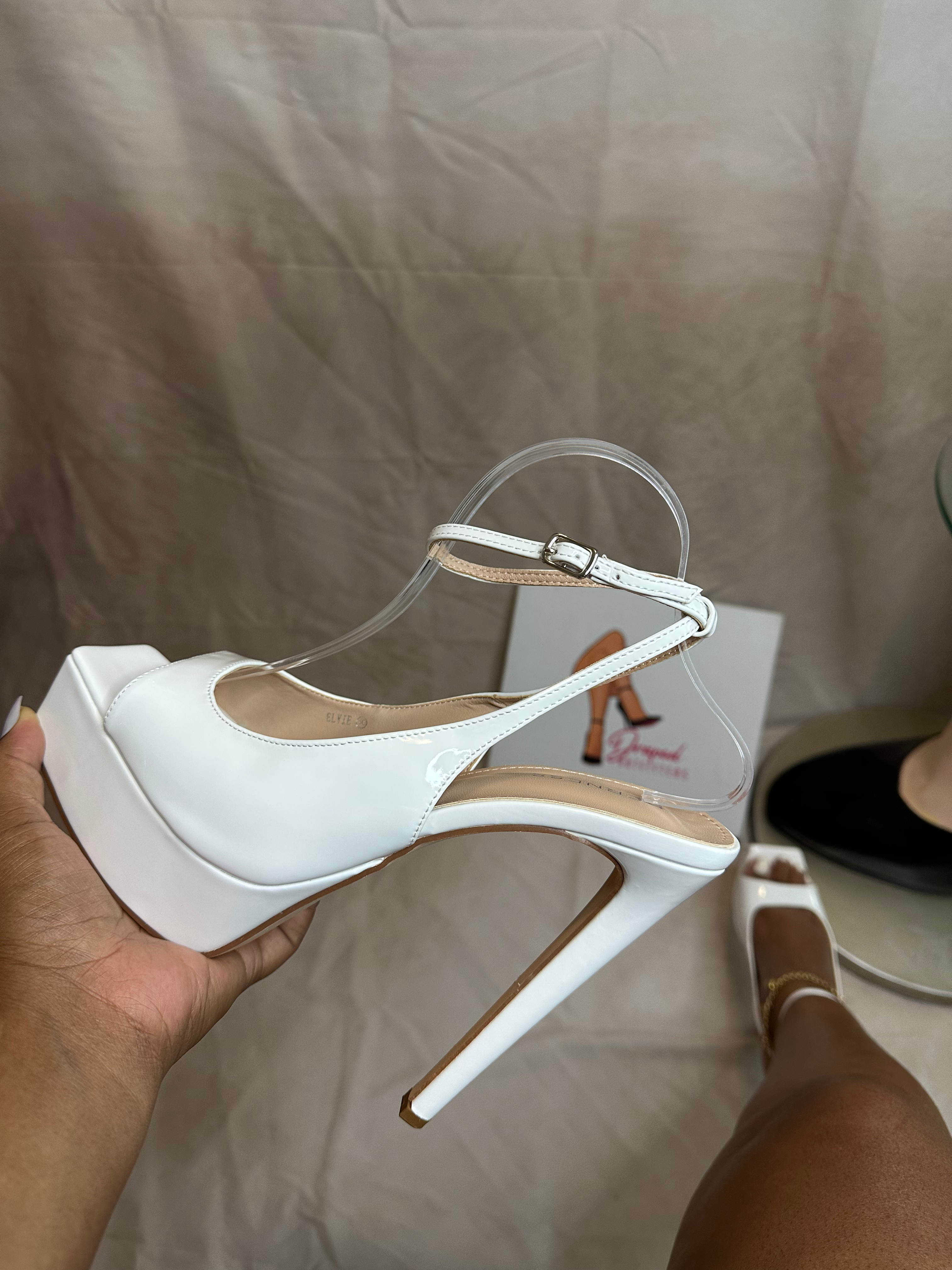 Elvie - White