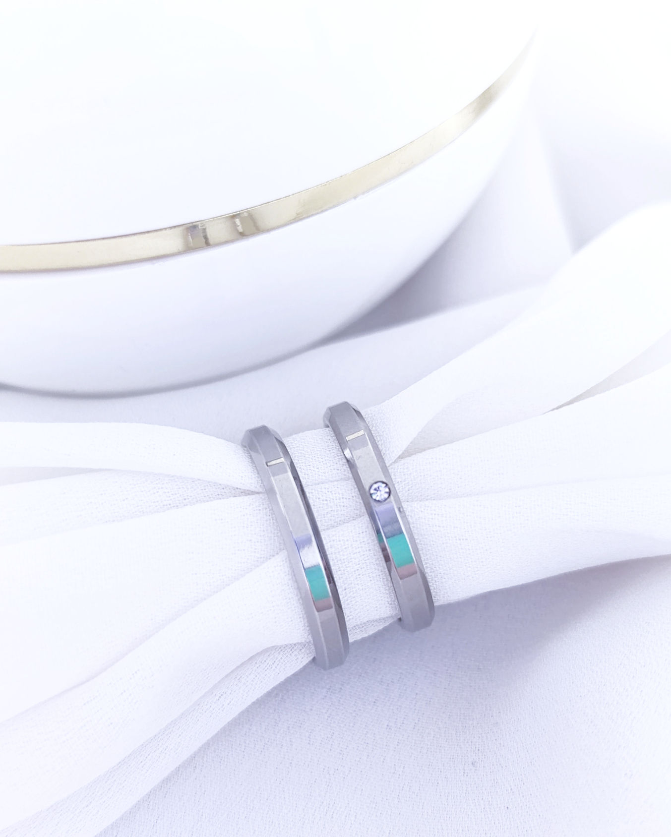 Contented- Aliança em Aço